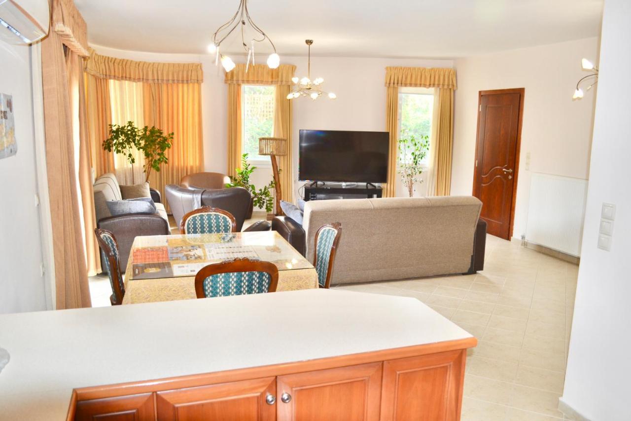 Giorgos Large Size Apartments -Family Friendly With Free Parking And Yard Views Ираклион Экстерьер фото